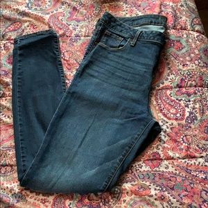 Medium wash skinny jeans
